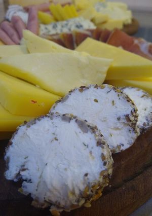 Una foto de Balotines de queso con semillas!Ideales para tablas de queso