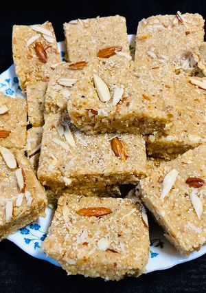 A picture of Peanut Till Barfi.