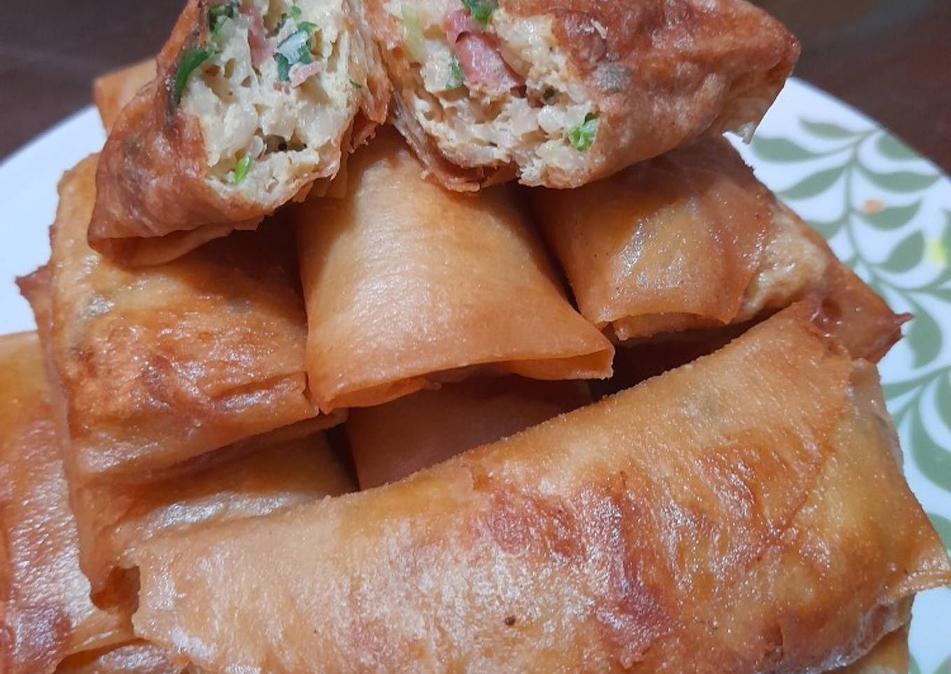 Lumpia mie sosis