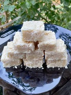 માંડવી પાક (Mandvi Paak Recipe In Gujarati) રેસીપી મુખ્ય ફોટો