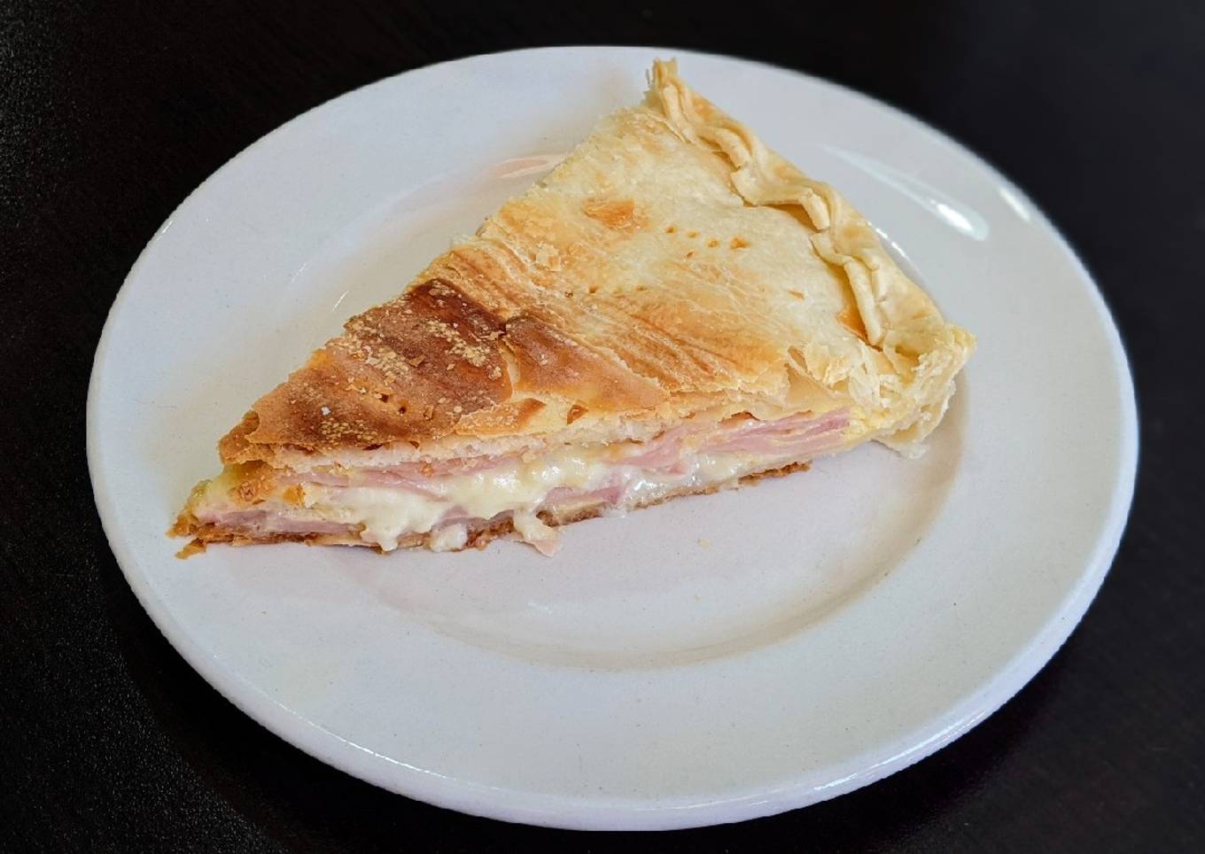 Tarta de jamón, queso y huevo