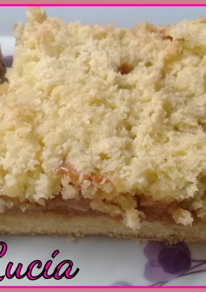 Una foto de Tarta de coco y dulce de leche