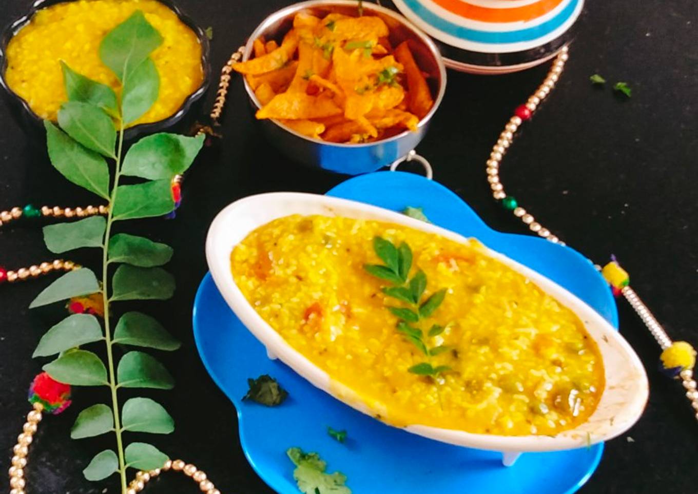 Khichdi (chatpati Masala vegetable khichdi)