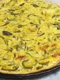 Una foto de Tarta de zapallitos con masa casera!