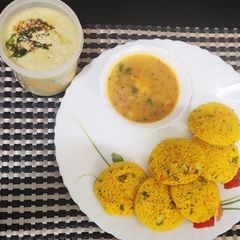 A picture of Masala Rava idli.