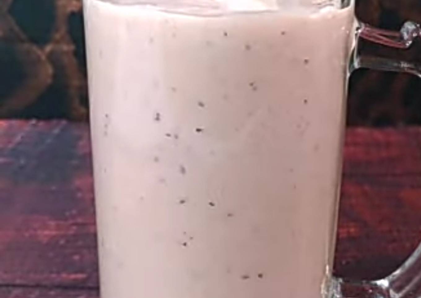 Banana milkshake
