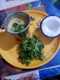 பட்டானி கொண்டைக்கடலை குருமா (Pattai kondakadalai kuruma recipe in tamil) செய்முறை முக்கிய புகைப்படம்