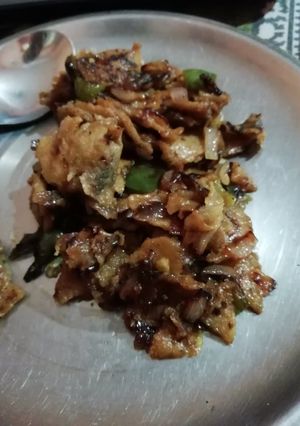 A picture of Chinese fried chapati snacks.