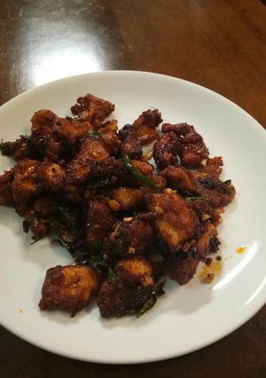A picture of Chicken 65.