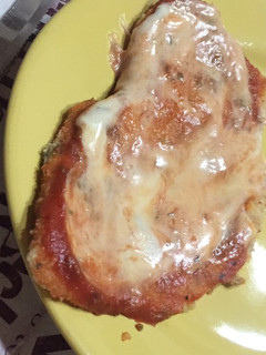 Una foto de Milanesa de pollo caseras (napolitana)