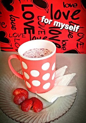 عکسی از دستور شیر توت فرنگی🥛🍓