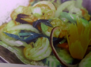 Una foto de Salteado de verduras con camarones en salsa de ostras
