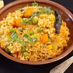 A picture of Broken Wheat upma.