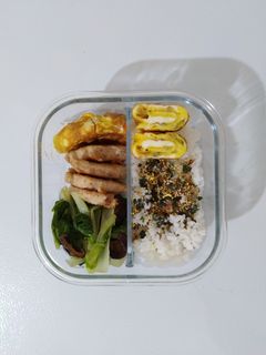 雞肉漢堡排便當 的食譜成品照片
