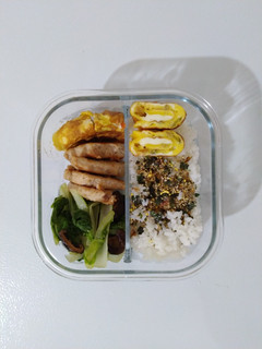 雞肉漢堡排便當 的食譜成品照片