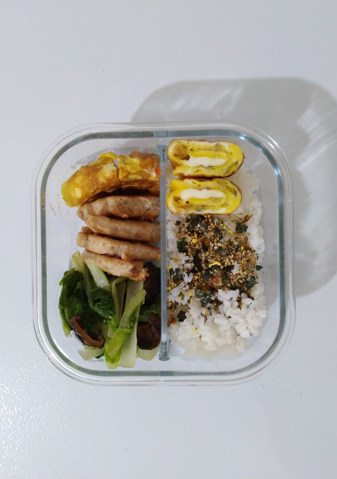 雞肉漢堡排便當 的食譜成品照片