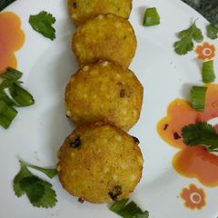 A picture of Sabudana - banana tikki.