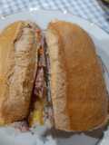 Sándwich de pernil