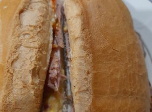Una foto de Sándwich de pernil