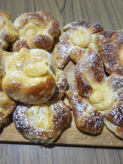 Una foto de Bizcocho caseros con crema pastelera
