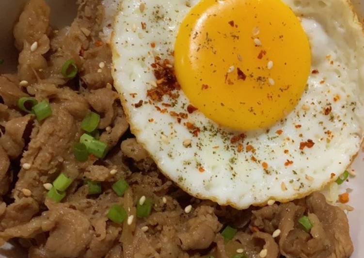 Langkah Mudah untuk Menyiapkan Gyudon Beef with Egg yang Bikin Ngiler