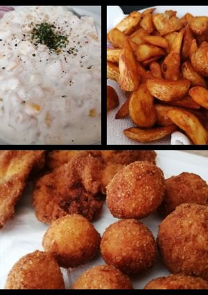 Rántott sertéskaraj, steak burgonya, sajtgolyó és kukoricasaláta recept fotója