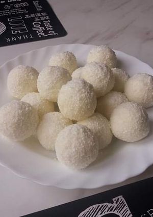 O poză a rețetei Bomboane Raffaello.