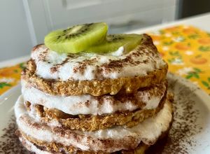 Foto di Gallette al caffè con crema di yogurt e album ☕️🥝