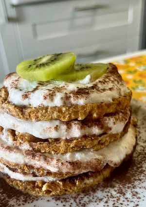 Foto di Gallette al caffè con crema di yogurt e album ☕️🥝