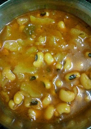 A picture of White rongi aalo ki sabzi.