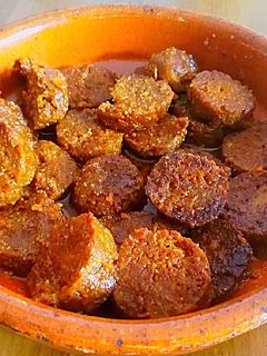 Una foto de Chorizos Veganos al vino