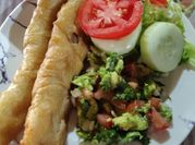 Una foto de filetes de gallo