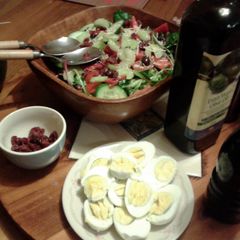 A picture of healthy salad.