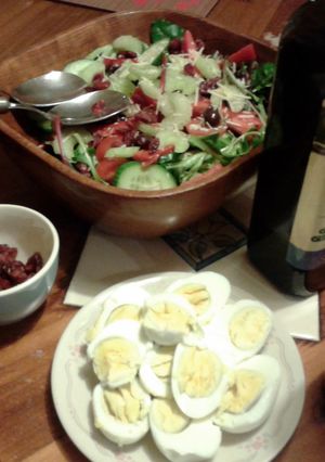 A picture of healthy salad.