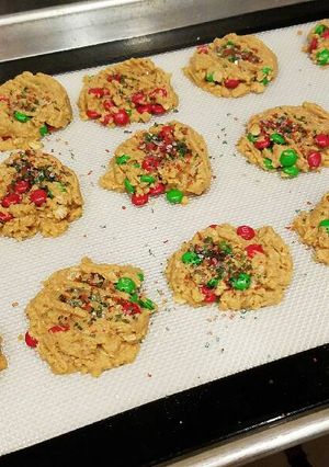A picture of Peanut Butter Oatmeal M&M Cookies.
