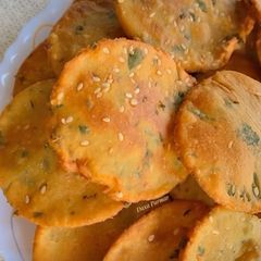 A picture of Jowar Flour Crispy Puri.