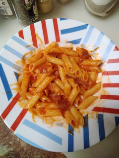 Una foto de Macarrones con fiambre