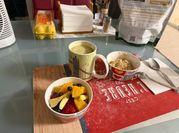 Una foto de comida saludable y rica