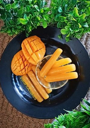 A picture of Alphonso Mango Popsicles.
