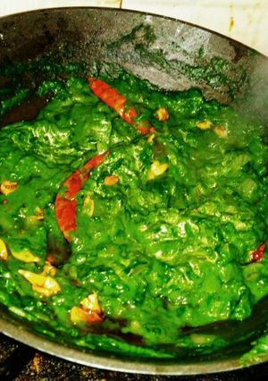 A picture of Lasooni Palak.