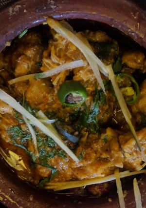 A picture of Chicken white handi/ karhai.