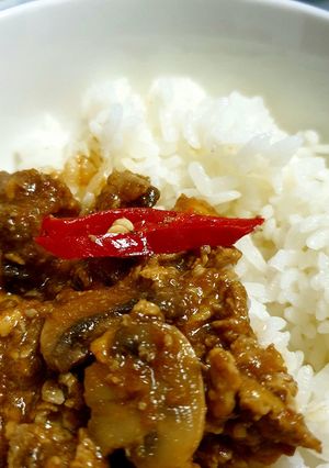 洋菇牛腩淋飯 的食譜成品照片