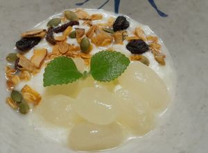Hình của món Sữa chua thốt nốt granola.