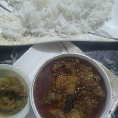 A picture of Aaloo Keema.