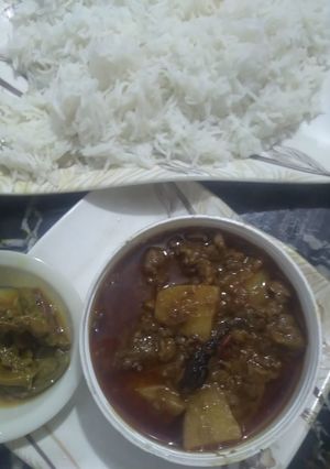 A picture of Aaloo Keema.