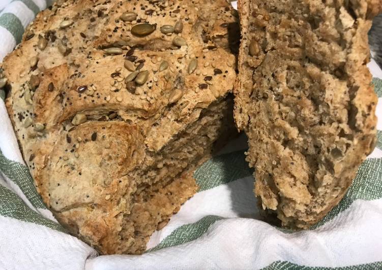 Pan facilisimo de harina de espelta y semillas