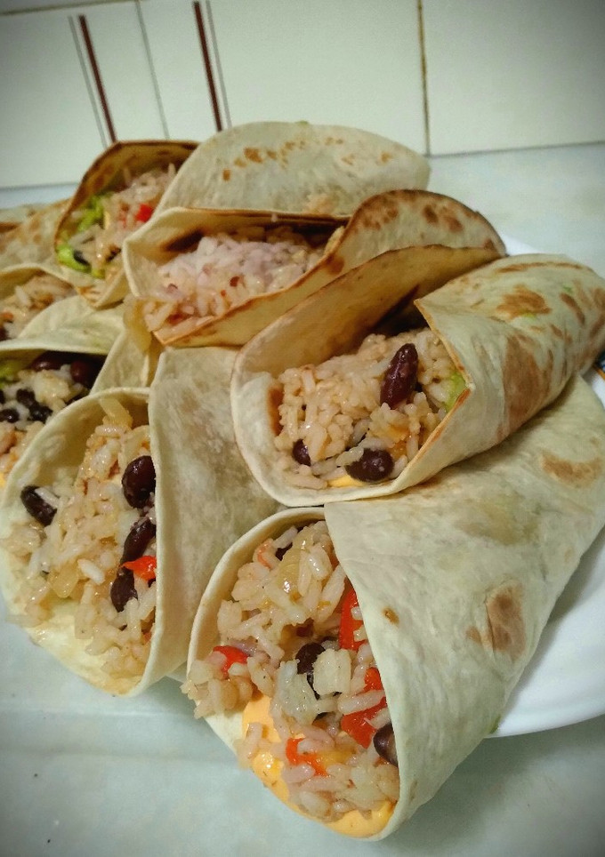 Una foto de Burritos de pollo con guacamole