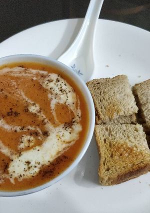 A picture of Carrot tomato Creamy Soup.