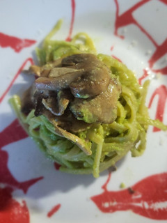 Foto principal de Pasta al pesto con champiñones
