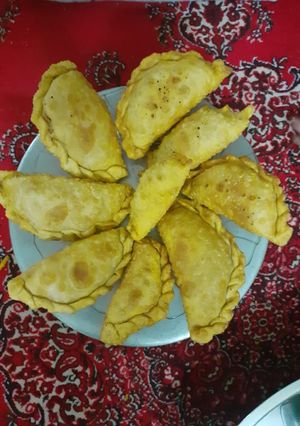 A picture of Ghujiya.